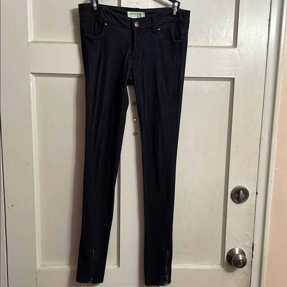 DREAM OUT LOUD by Selene Gomez - Black Skinny Jeans with Zipper Detail